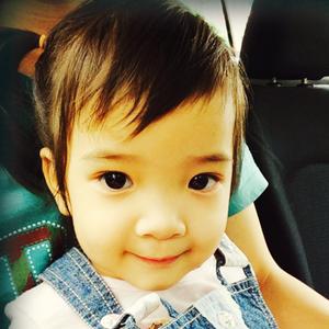 น้องอมยิ้ม